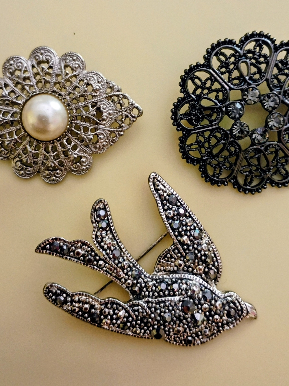 3 Vintage Brooch Pins Marcasite Pearl CZ - Bird Flower Pearl, Very Good Cond! - Picture 2 of 12